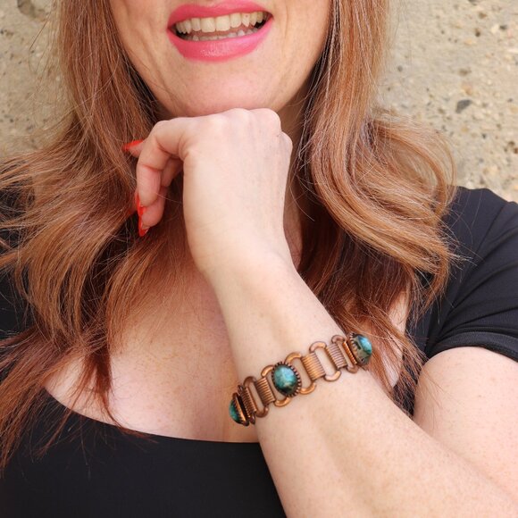 1970s copper and faux turquoise bracelet - Picture 2 of 11